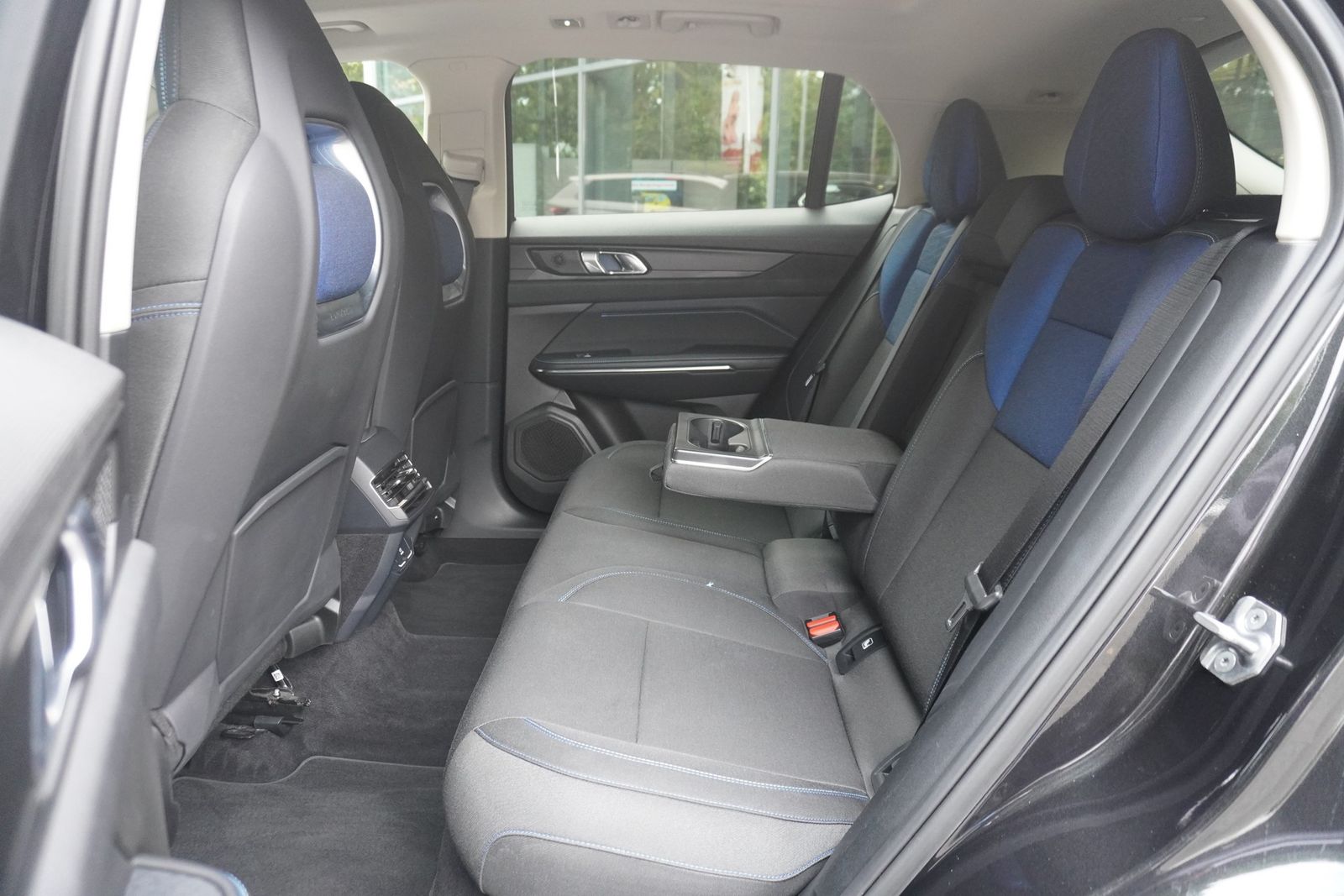 Lynk&Co 01 1.5 TD PHEV Aut. LED ACC 360° Pano foto 13