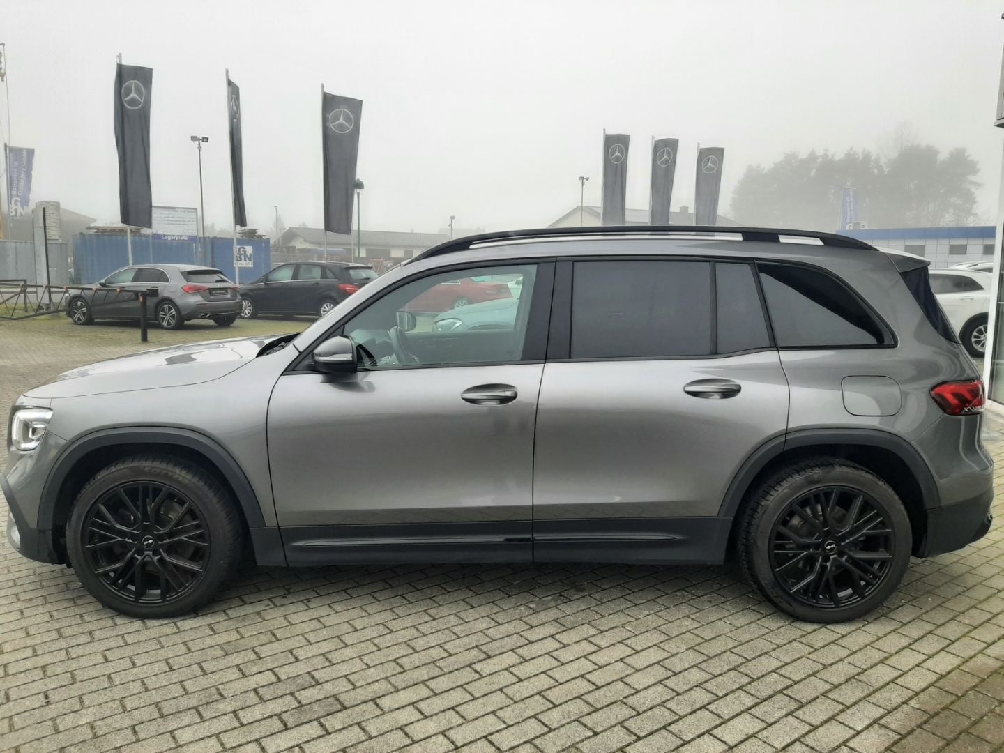 Mercedes-Benz GLB 220 d 4Matic AMG Line AHK+Distronic+MultbLED foto 2