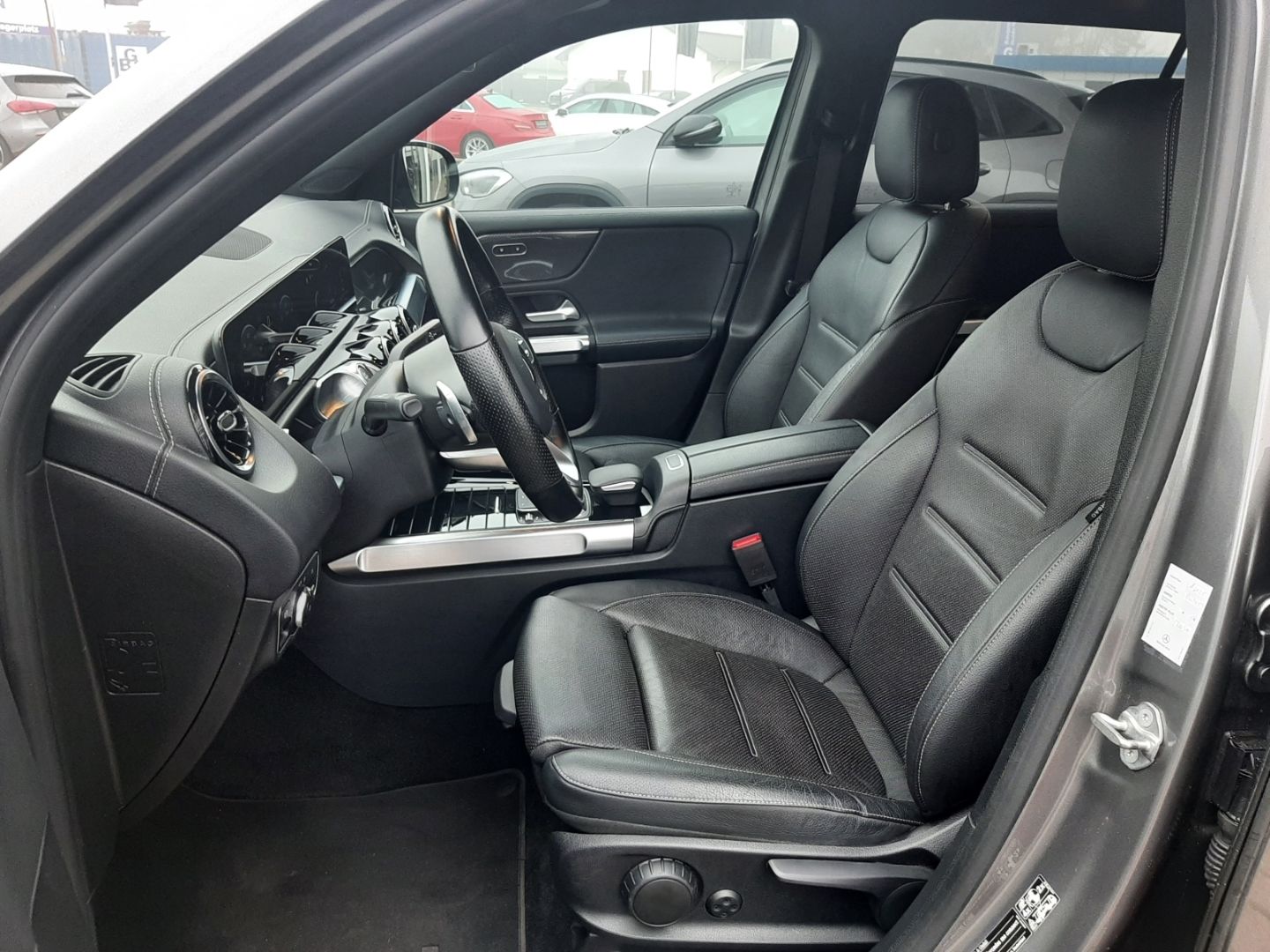 Mercedes-Benz GLB 220 d 4Matic AMG Line AHK+Distronic+MultbLED foto 10
