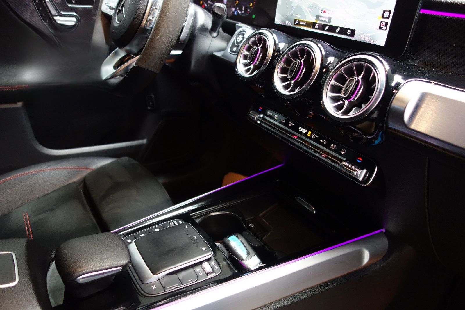 Mercedes-Benz GLB 250 4Matic AMG Line 360°/LED/MBUX/Night/Dist foto 21