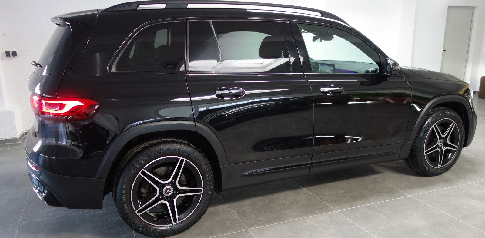 Mercedes-Benz GLB 250 4Matic AMG Line 360°/LED/MBUX/Night/Dist foto 5