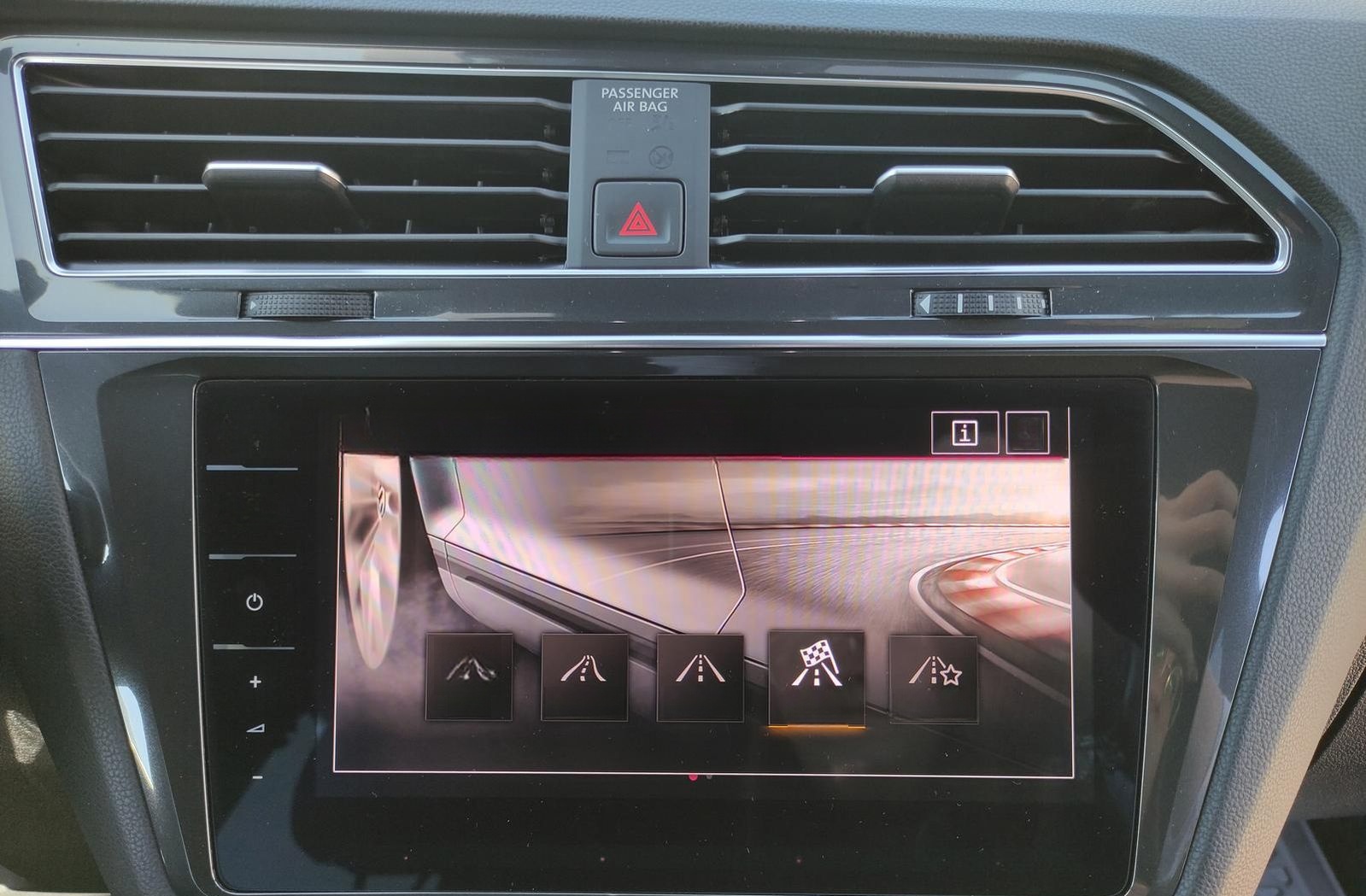 Volkswagen Tiguan R-Line 2.0 TDI+200PS+4M+Pano+AHZV+Standh+ foto 9