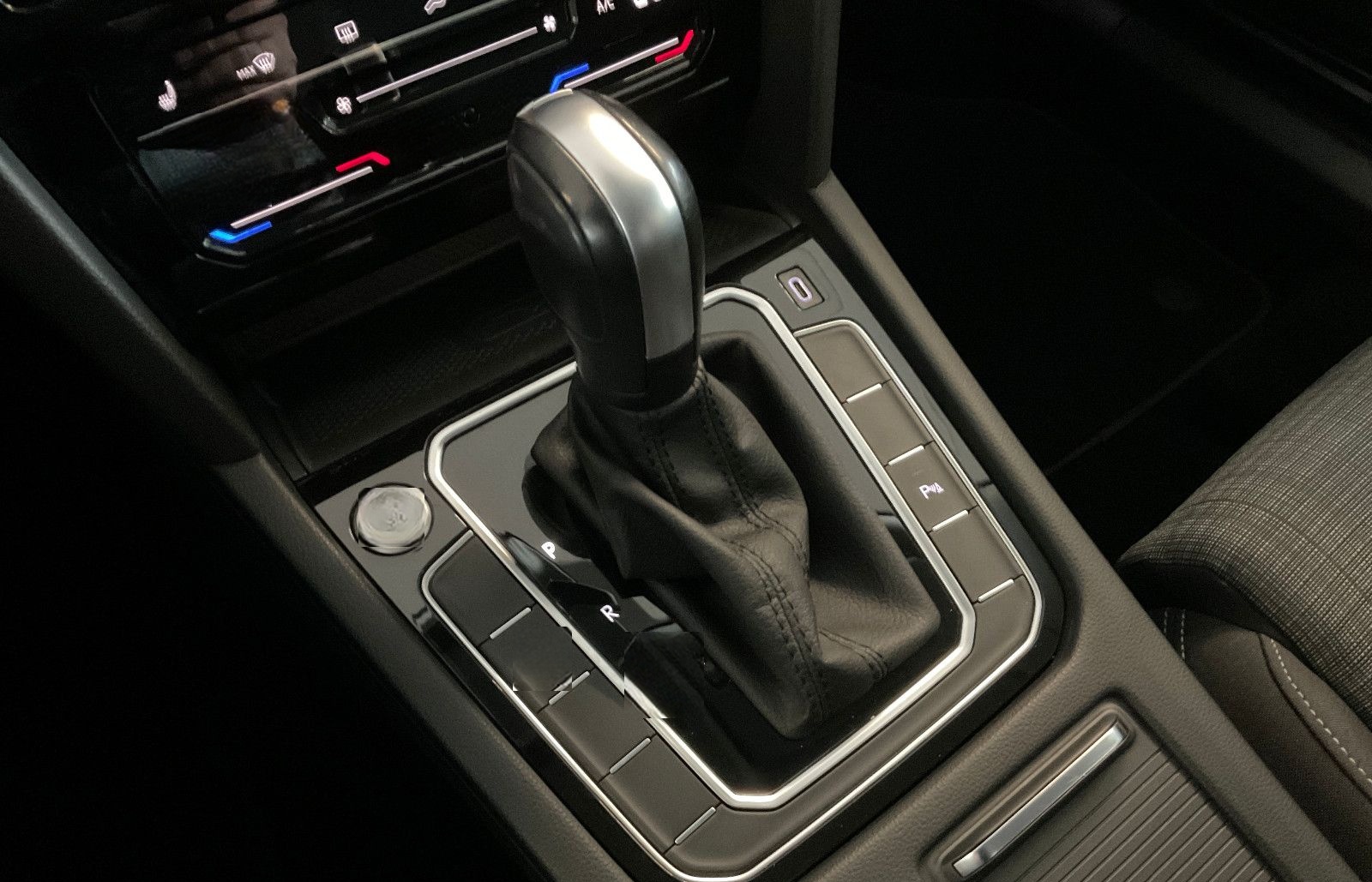 Volkswagen Passat Variant 2.0 TDI Business SPUR/KAMERA/ACC foto 17