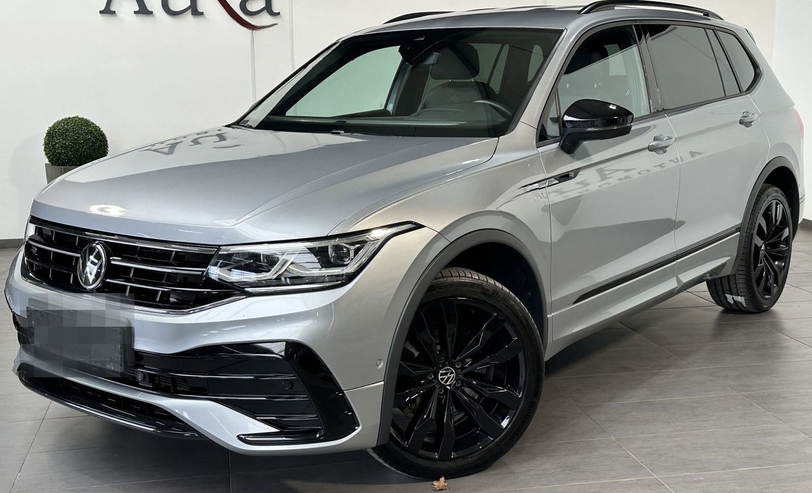 Volkswagen Tiguan Allspace 4M R-Line Black NAV+LED+AHK+360°