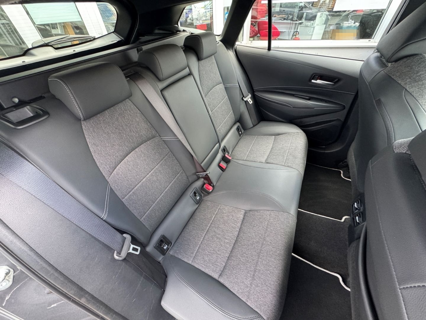 Toyota Corolla 1.8 Hybrid Touring Sports Teamplayer*Tec foto 7