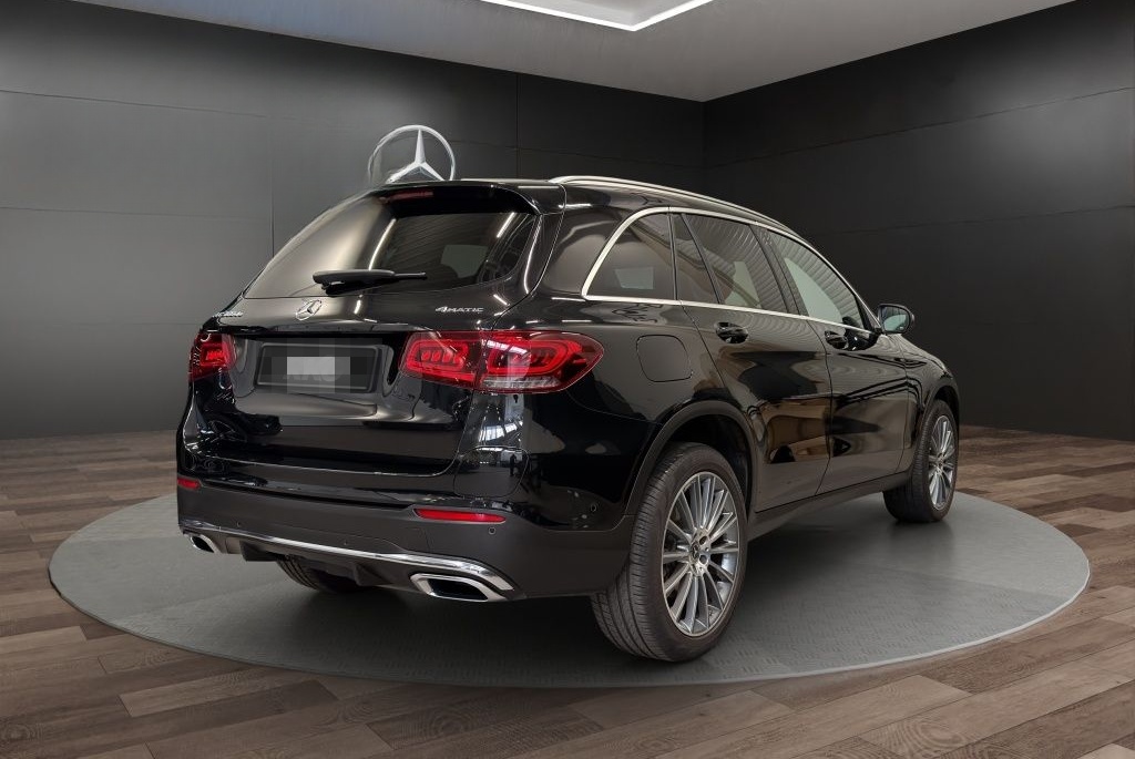 Mercedes-Benz GLC 300 de 4M AMG PANORAMA DISTRONIC 360° AHK foto 3