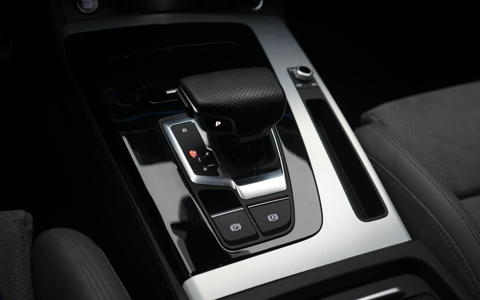 Audi Q5 40 TDI quattro S tronic S line Temp/Kamera/Vi foto 14