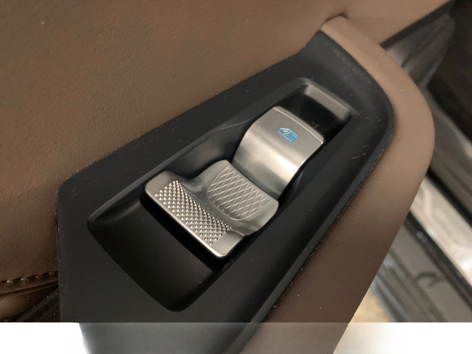 BYD Han 380 kW AWD Executive ICC HeadUp Wärmep Pano foto 10