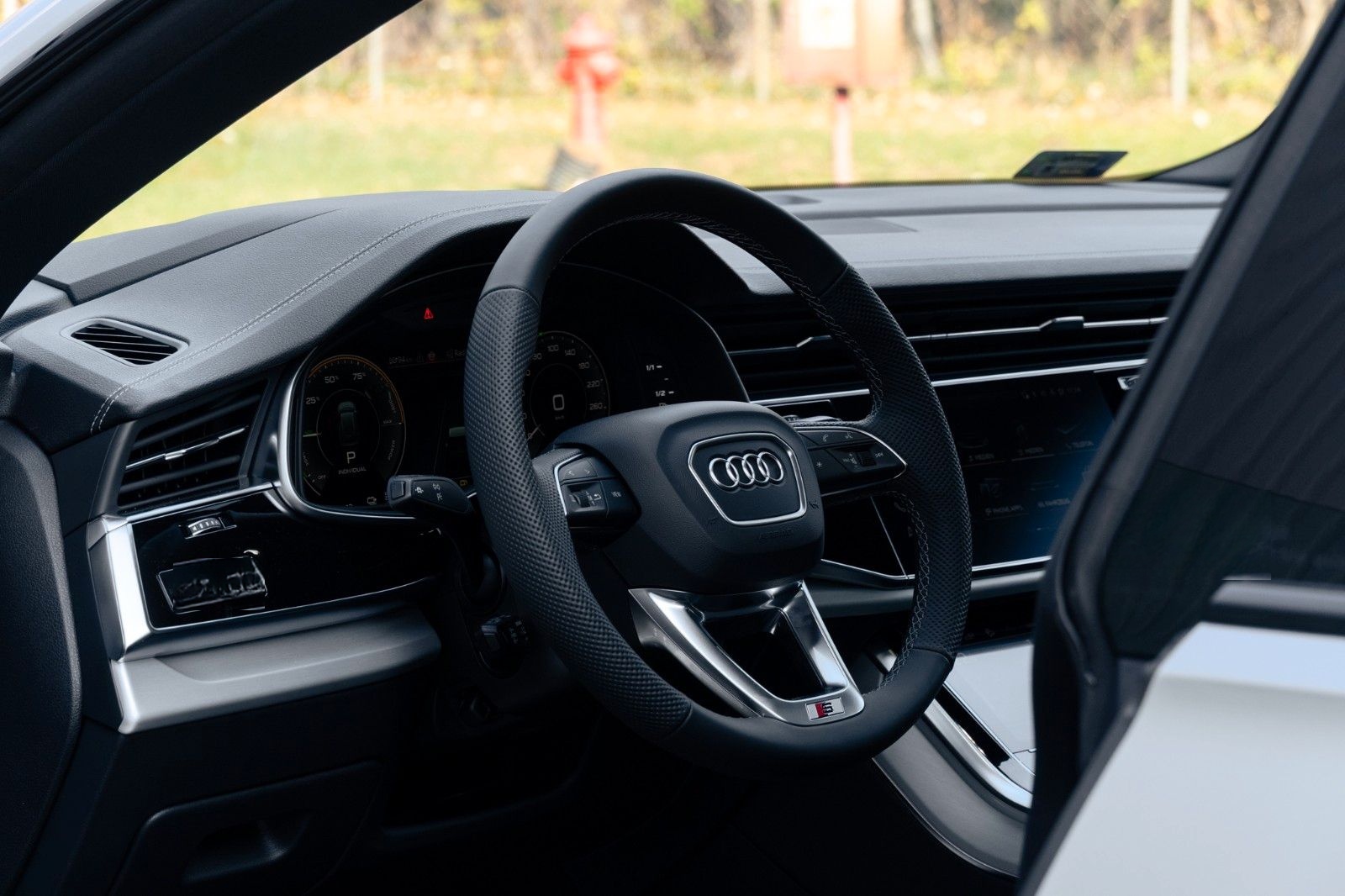 Audi Q8 60 TFSIe SLINE.MATRIX.LUFTF.PANO.HUD.LHZ.AHK foto 12