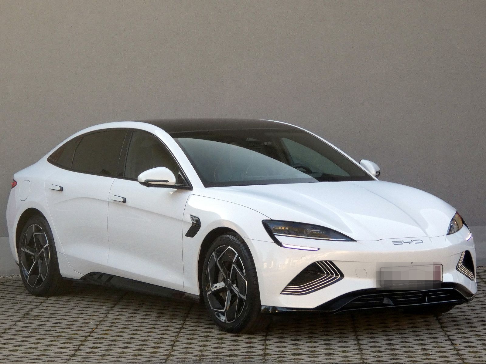 BYD SEAL 230 kW RWD Design/82,5kWh/Panorama/19" foto 3