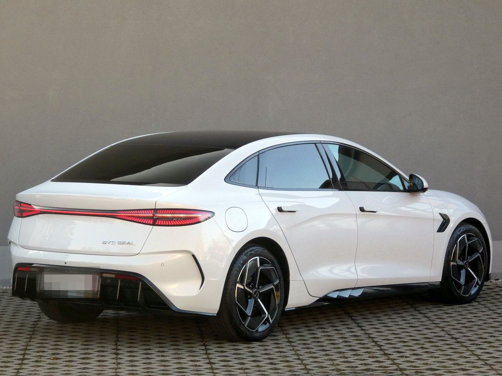 BYD SEAL 230 kW RWD Design/82,5kWh/Panorama/19" foto 5