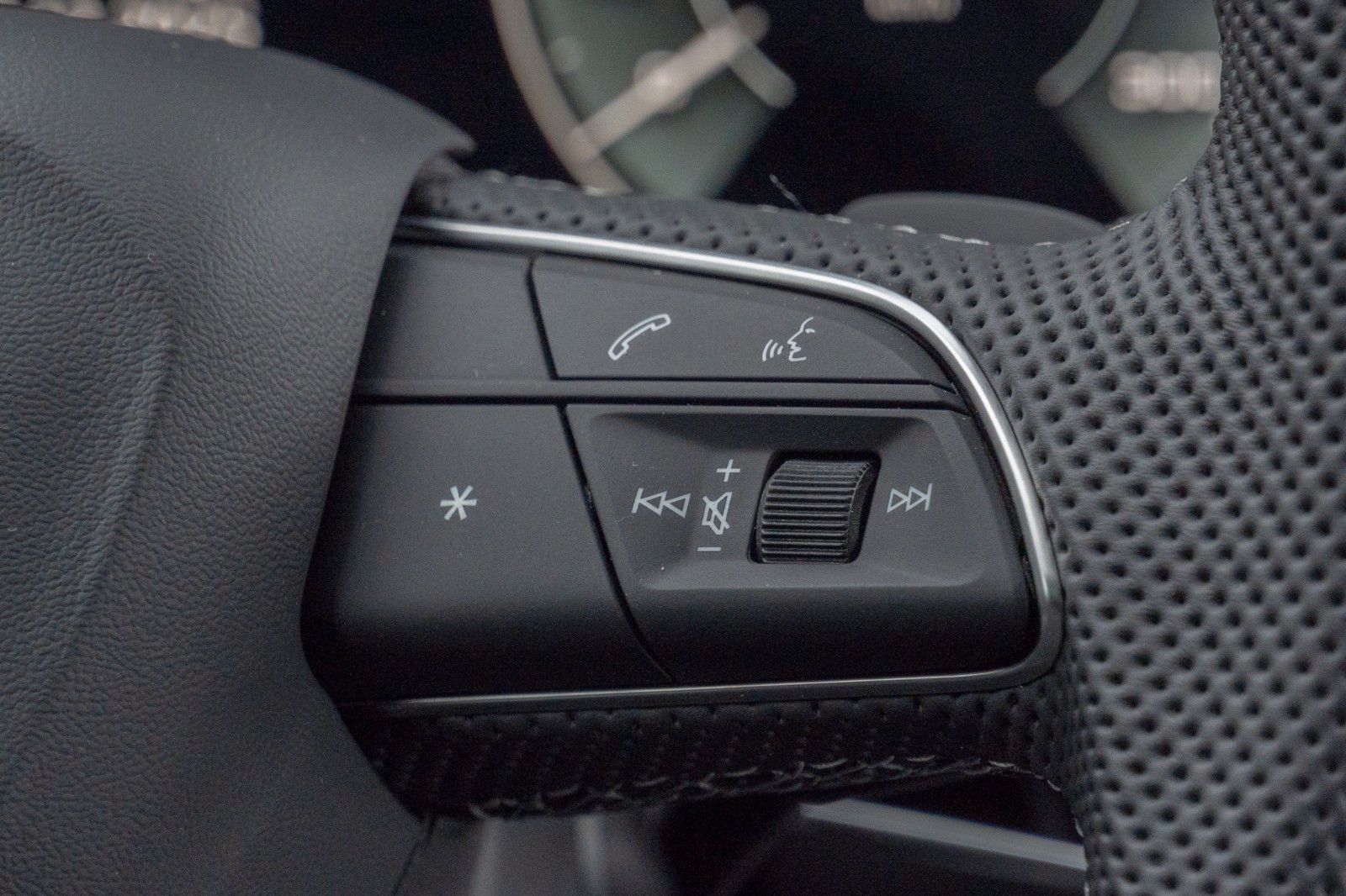 Audi Q8 60 TFSIe SLINE.MATRIX.LUFTFE.PANO.AHK.2STÜCK foto 11