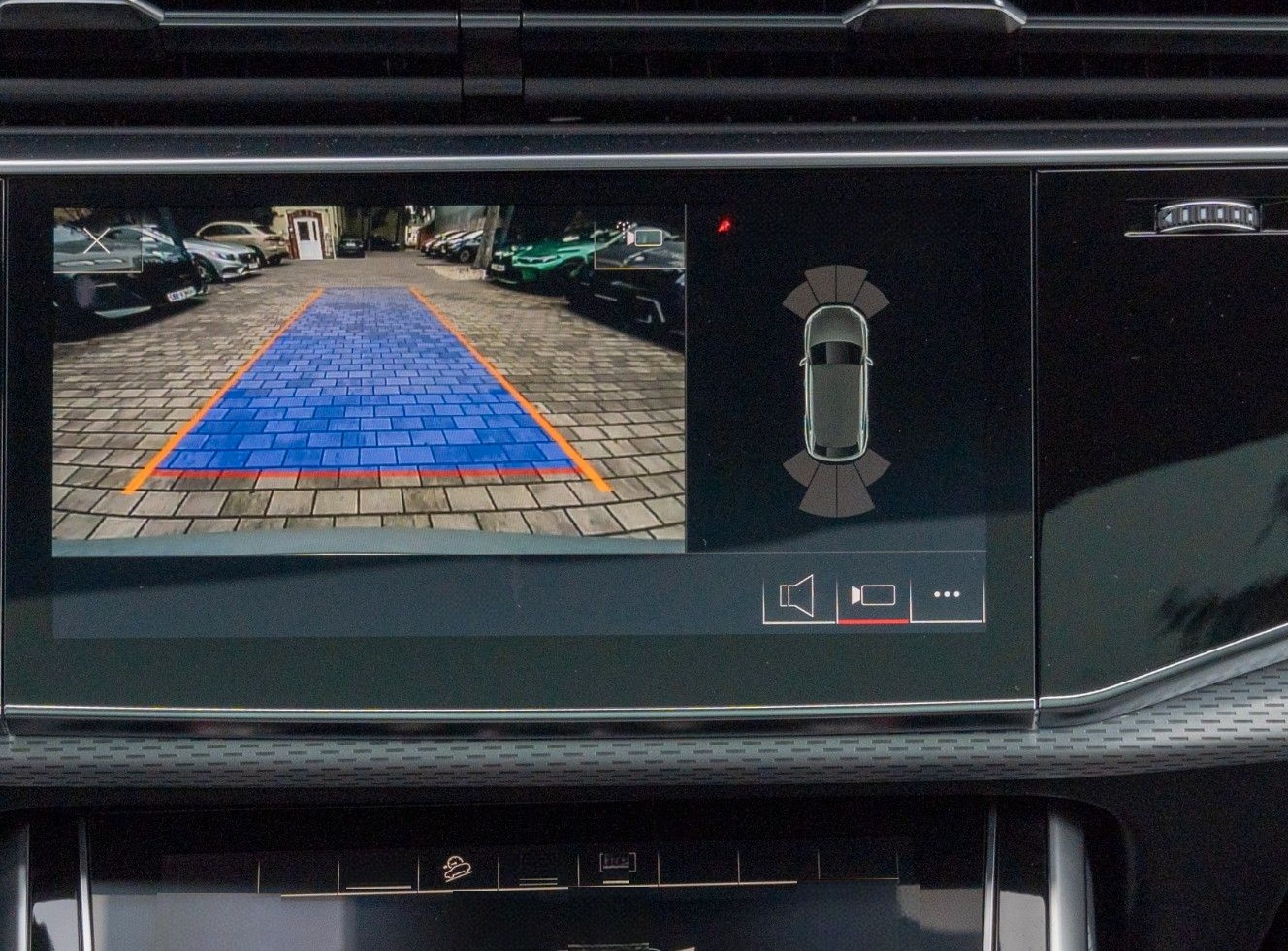 Audi Q8 60 TFSIe SLINE.MATRIX.LUFTFE.PANO.AHK.2STÜCK foto 12