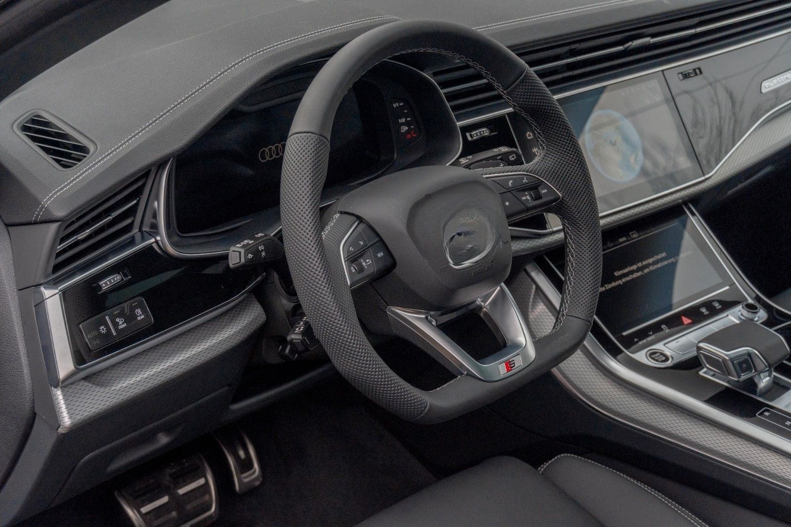 Audi Q8 60 TFSIe SLINE.MATRIX.LUFTFE.PANO.AHK.2STÜCK foto 9