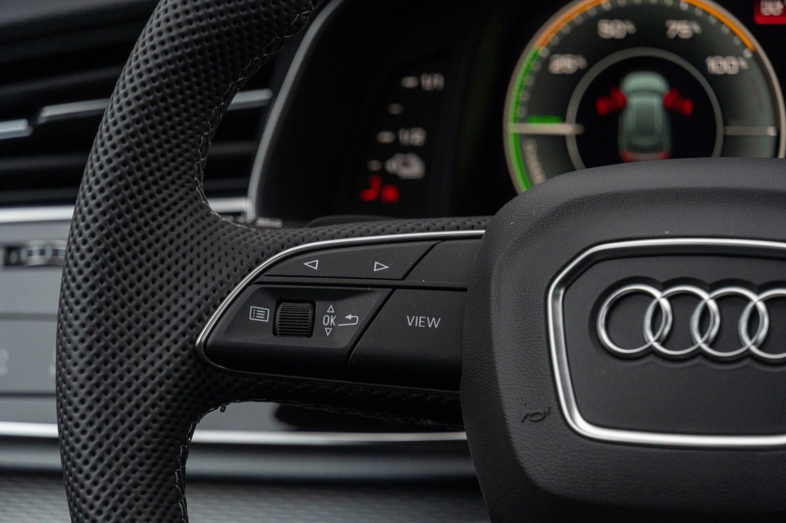 Audi Q8 60 TFSIe SLINE.MATRIX.LUFTFE.PANO.AHK.2STÜCK foto 10