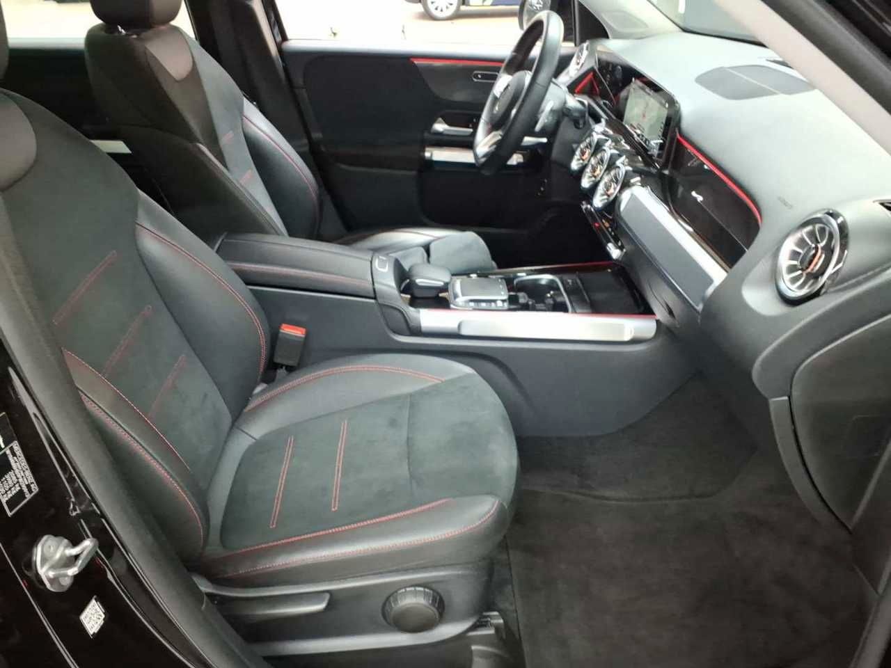 Mercedes-Benz GLB 200 7G-DCT AMG Navi SHz LED  foto 11