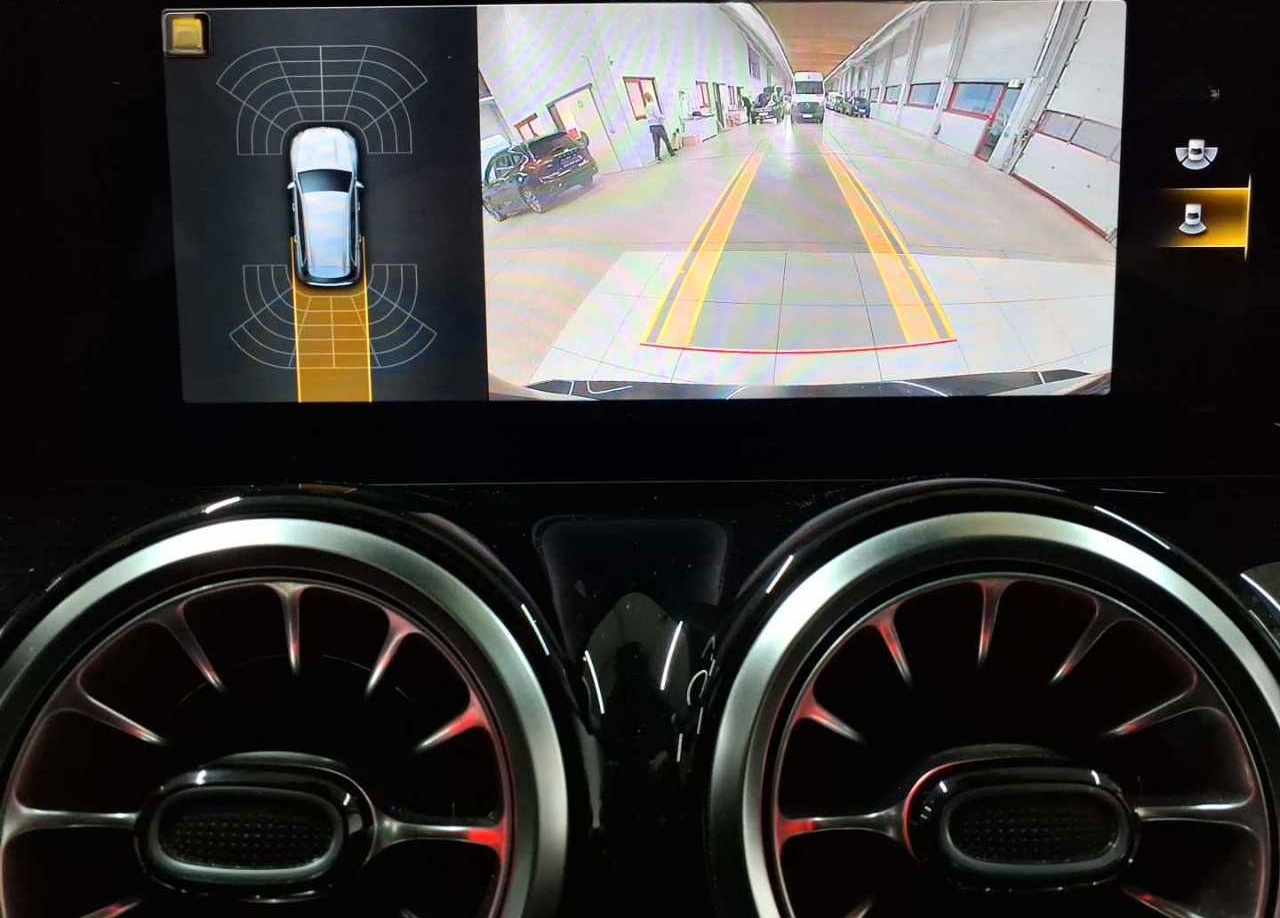 Mercedes-Benz GLB 200 7G-DCT AMG Navi SHz LED  foto 13