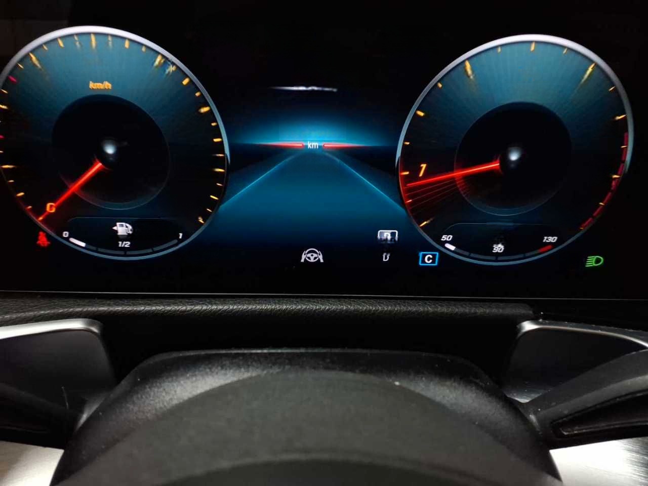 Mercedes-Benz GLB 200 7G-DCT AMG Navi SHz LED  foto 14