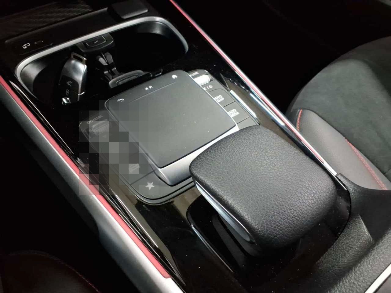 Mercedes-Benz GLB 200 7G-DCT AMG Navi SHz LED  foto 15