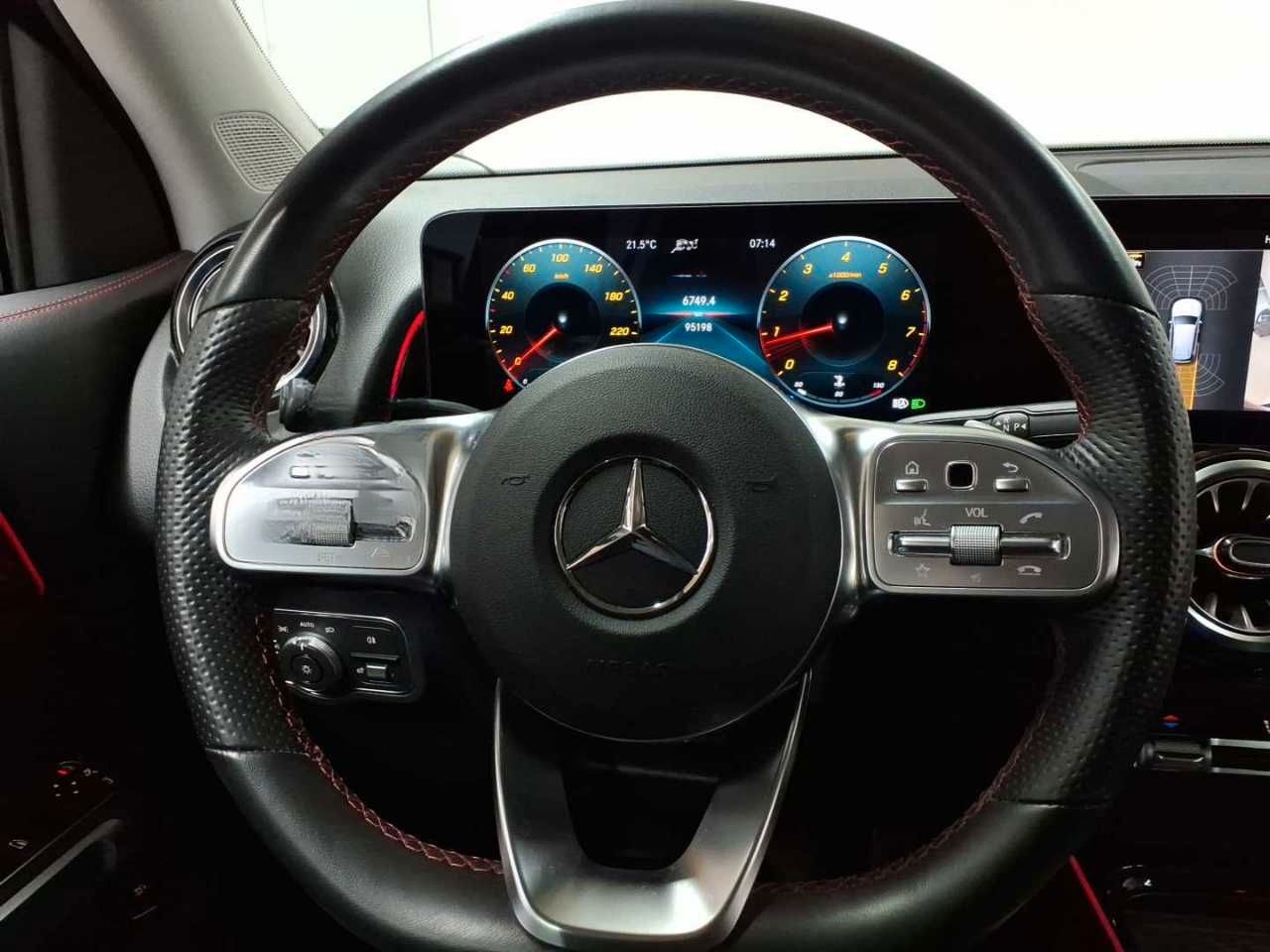 Mercedes-Benz GLB 200 7G-DCT AMG Navi SHz LED  foto 16