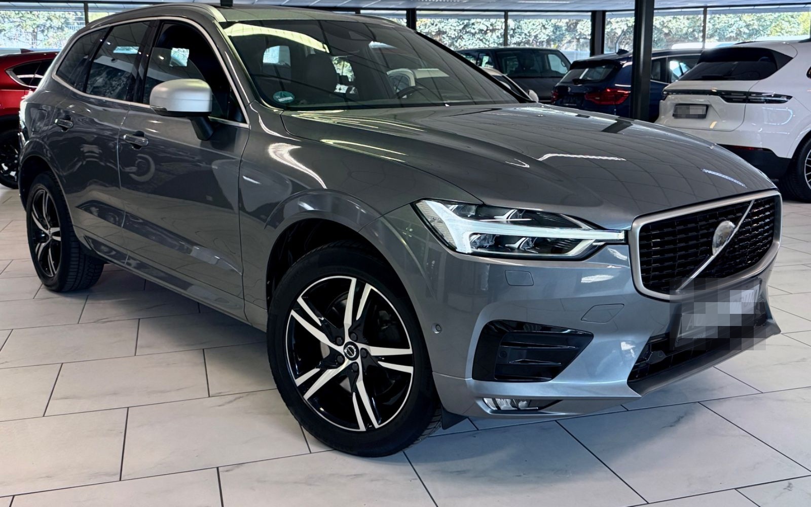 Volvo XC60 2.0 D4 AWD R-DESIGN MASSAGE HEAD-UP HARMAN foto 2