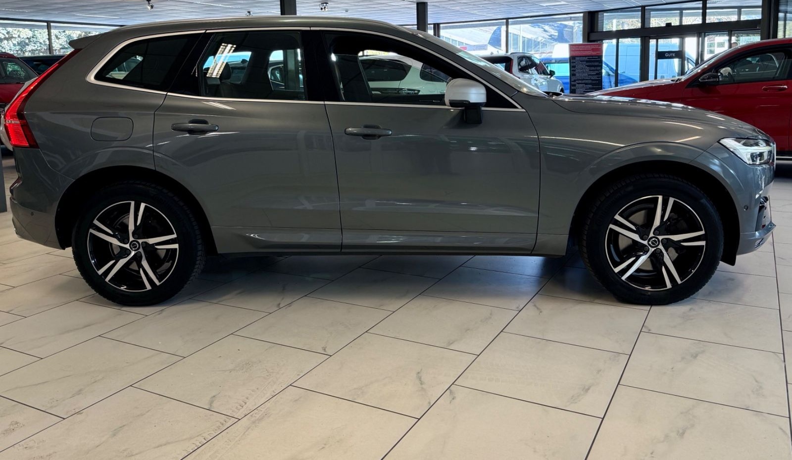 Volvo XC60 2.0 D4 AWD R-DESIGN MASSAGE HEAD-UP HARMAN foto 17