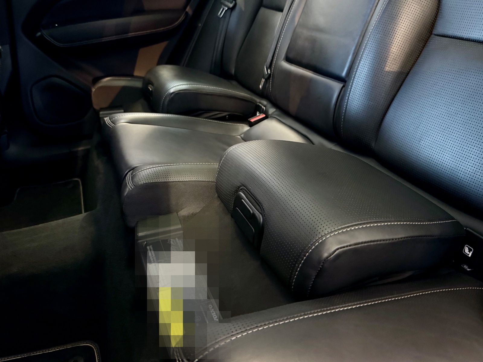 Volvo XC60 2.0 D4 AWD R-DESIGN MASSAGE HEAD-UP HARMAN foto 23