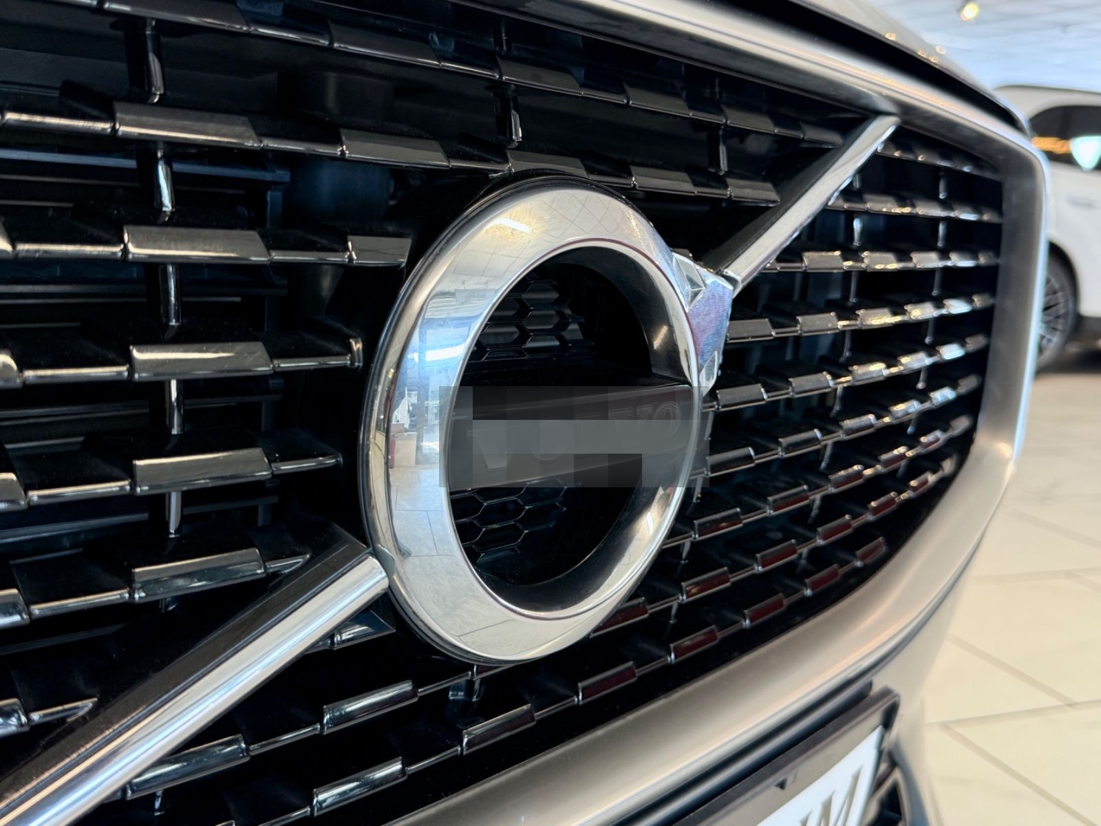 Volvo XC60 2.0 D4 AWD R-DESIGN MASSAGE HEAD-UP HARMAN foto 4