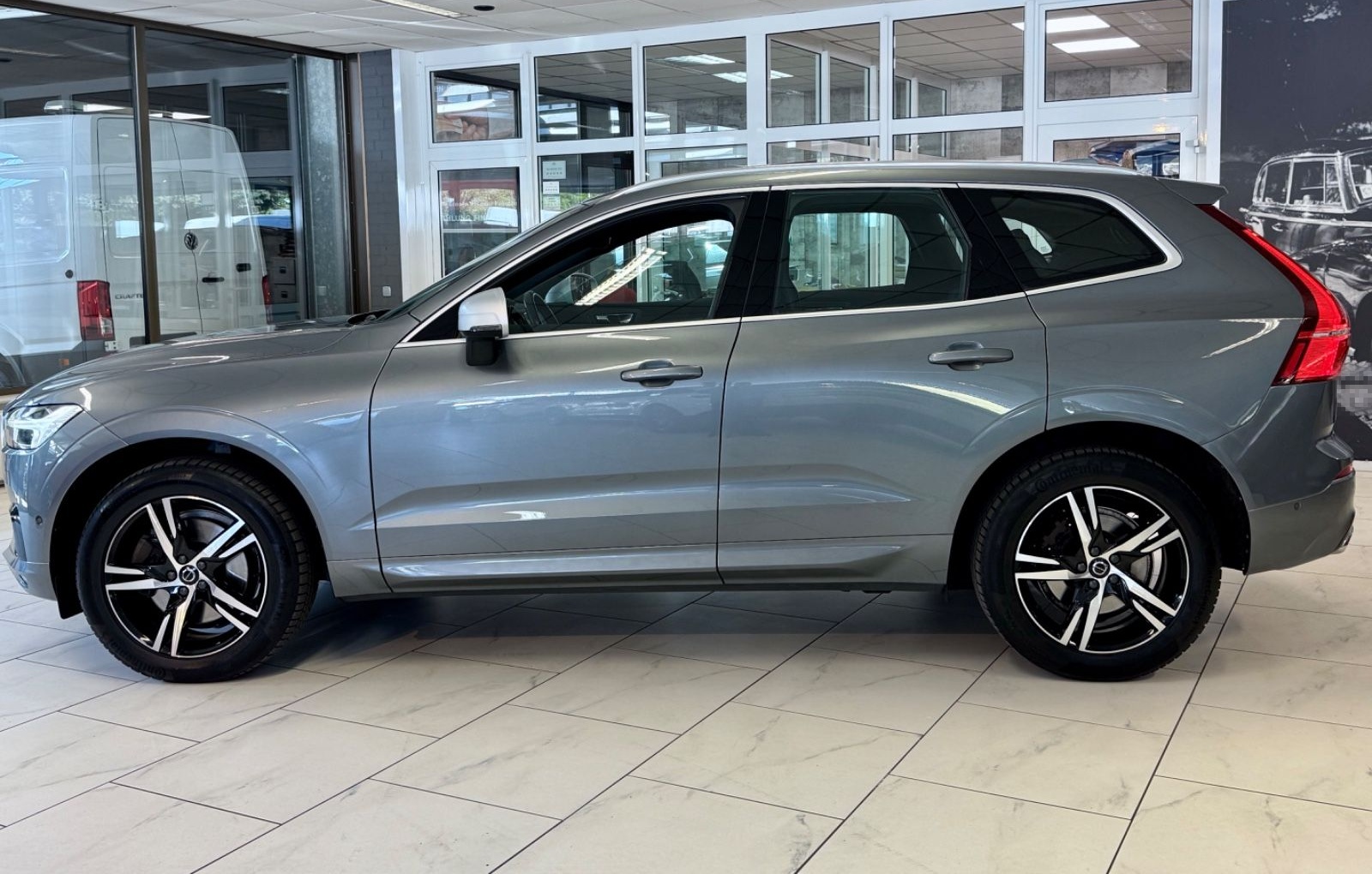 Volvo XC60 2.0 D4 AWD R-DESIGN MASSAGE HEAD-UP HARMAN foto 8