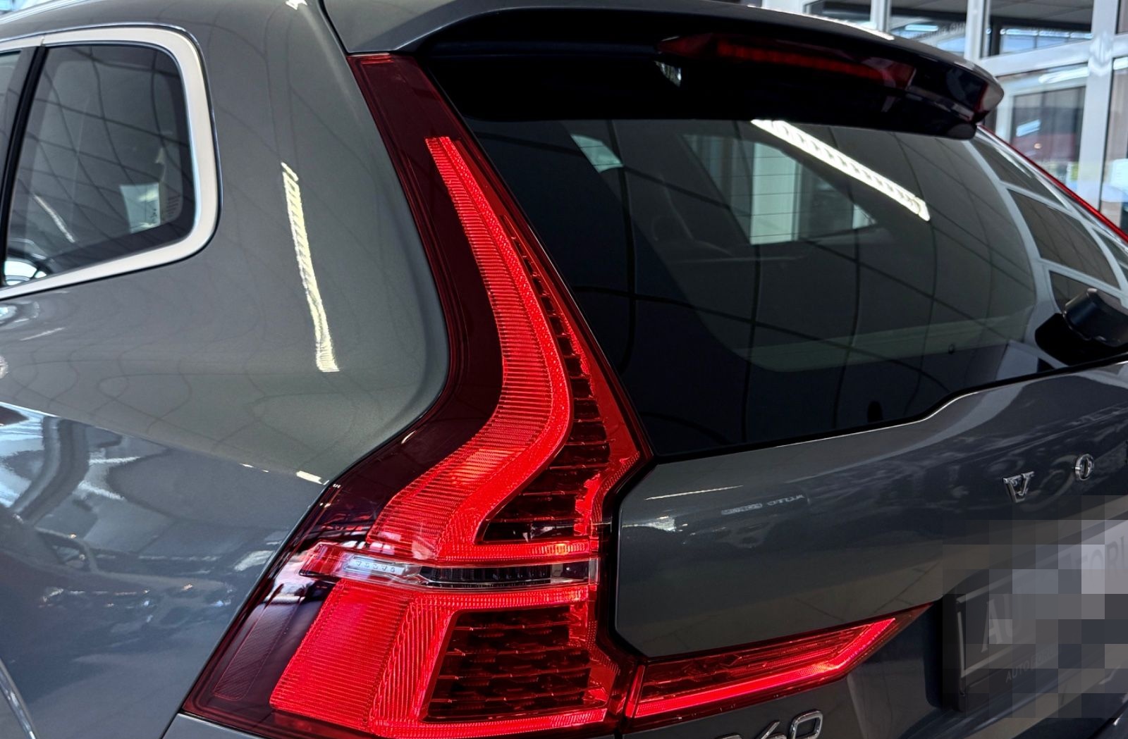 Volvo XC60 2.0 D4 AWD R-DESIGN MASSAGE HEAD-UP HARMAN foto 10