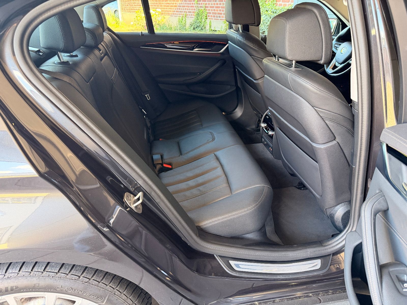 BMW 520 d Luxury Line*Garantie*Laser*Navi*359€ mtl. foto 8