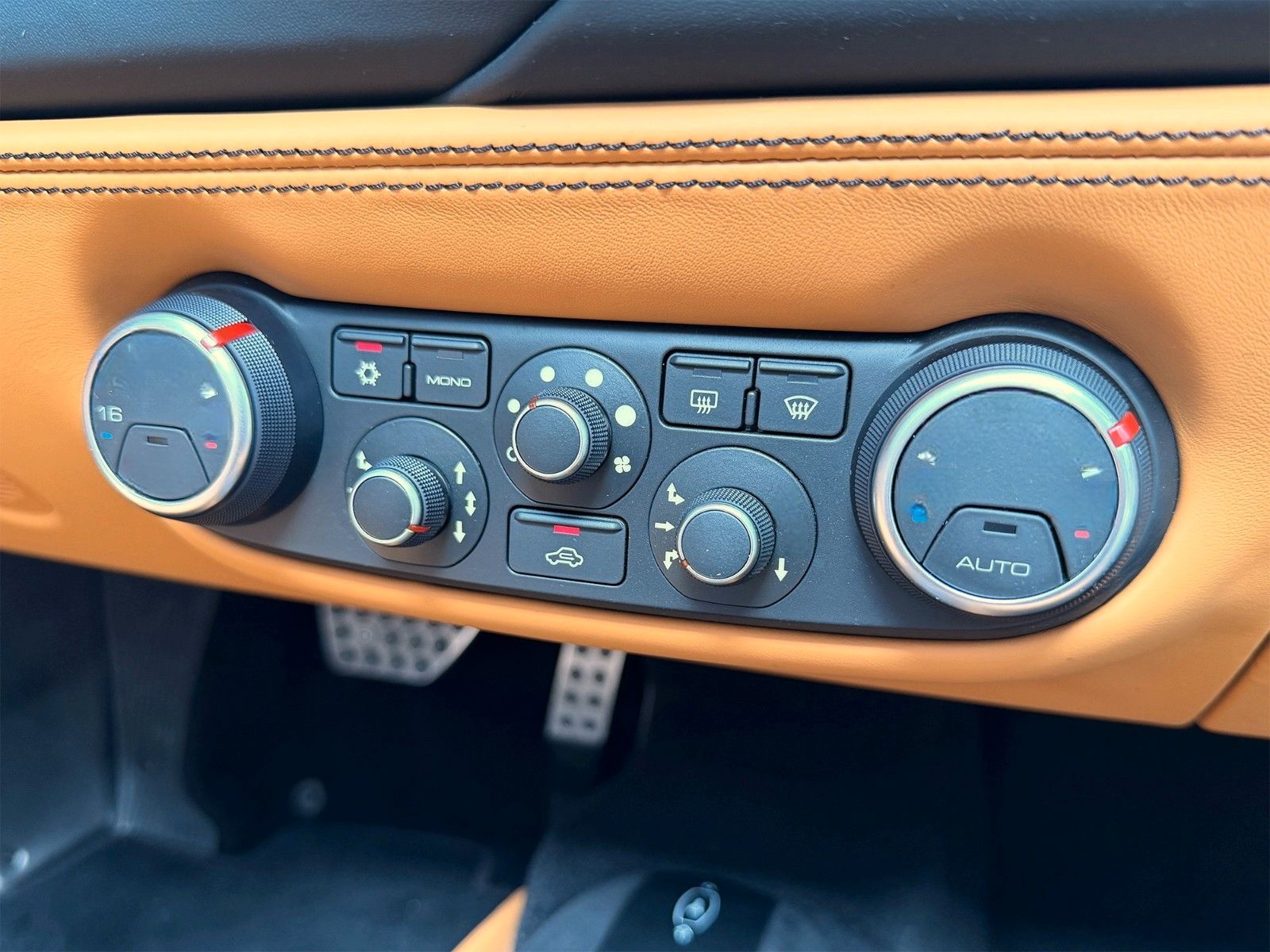 Ferrari 488 Spider Carbon LIFT Camera German Spec. foto 24