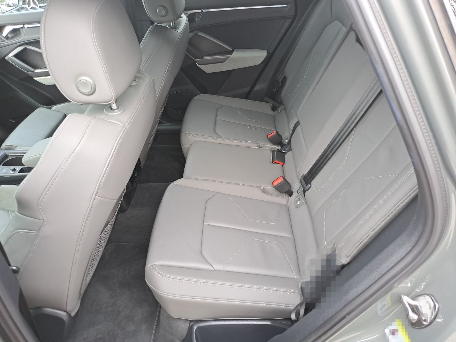 Audi Q3 S line 45 TFSIe S tronic edition one PANO AHK foto 14