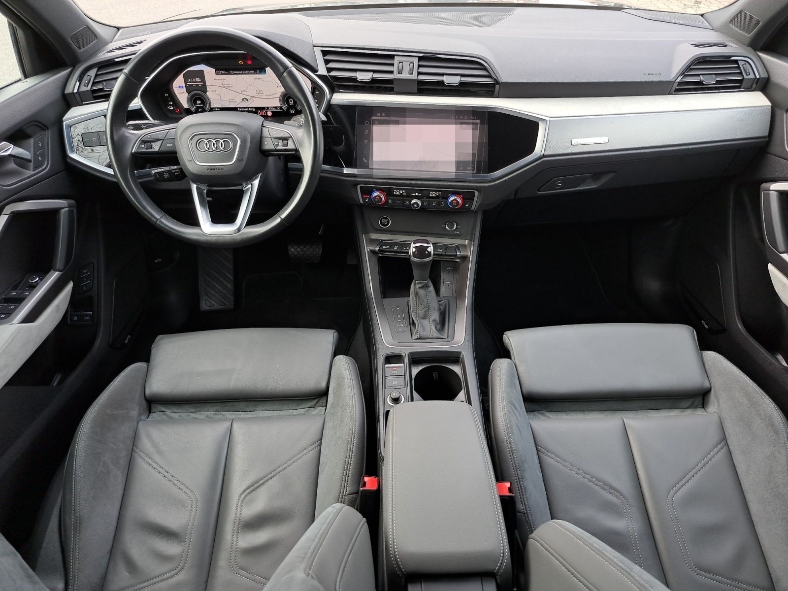 Audi Q3 S line 45 TFSIe S tronic edition one PANO AHK foto 16