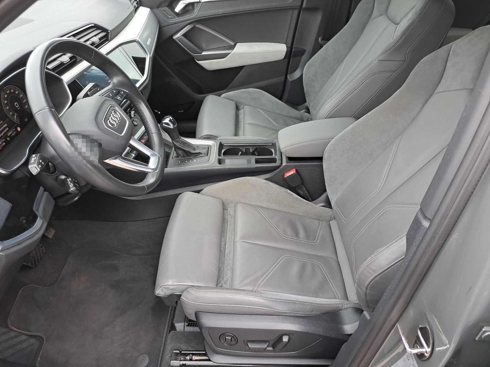 Audi Q3 S line 45 TFSIe S tronic edition one PANO AHK foto 18