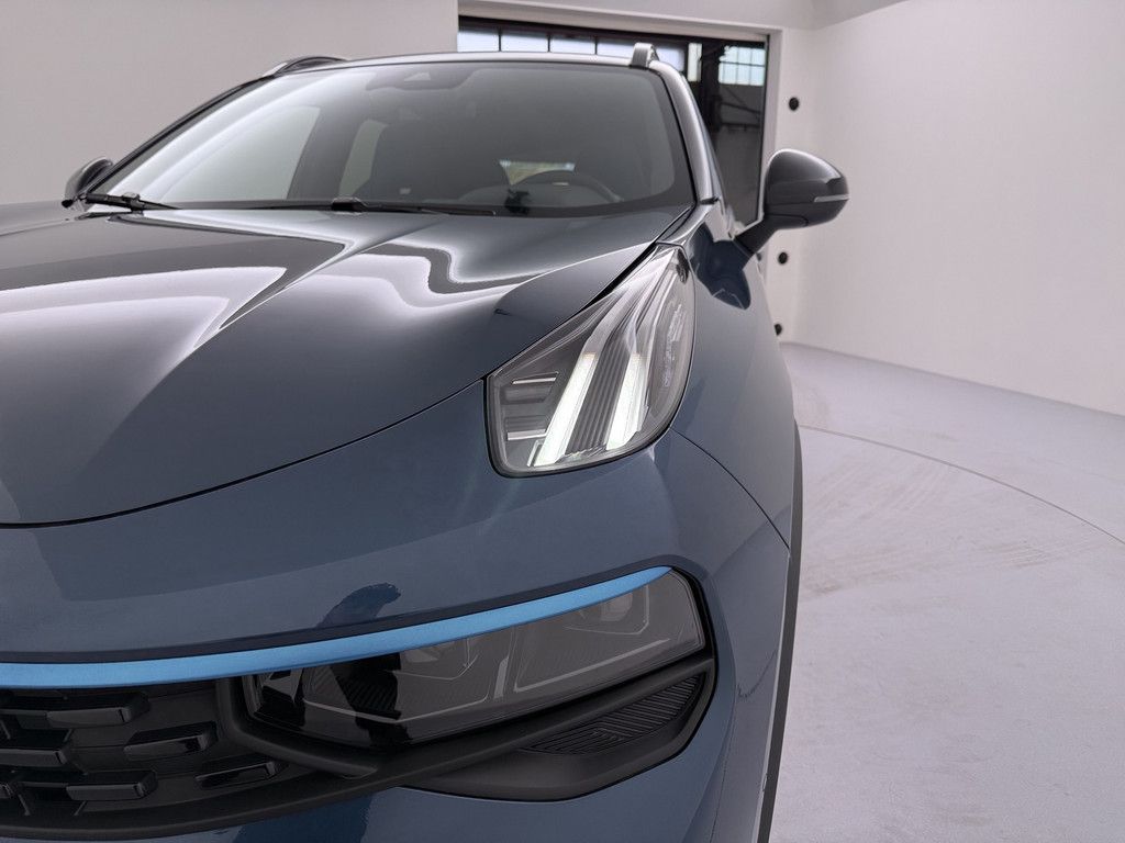 Lynk&Co 01 1.5 TD PHEV KAMERA NAVI W-LAN ACC LED PANO foto 13