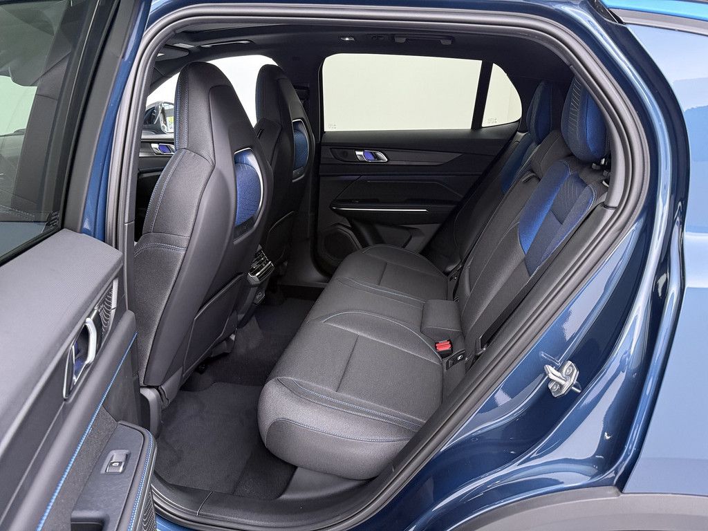 Lynk&Co 01 1.5 TD PHEV KAMERA NAVI W-LAN ACC LED PANO foto 18