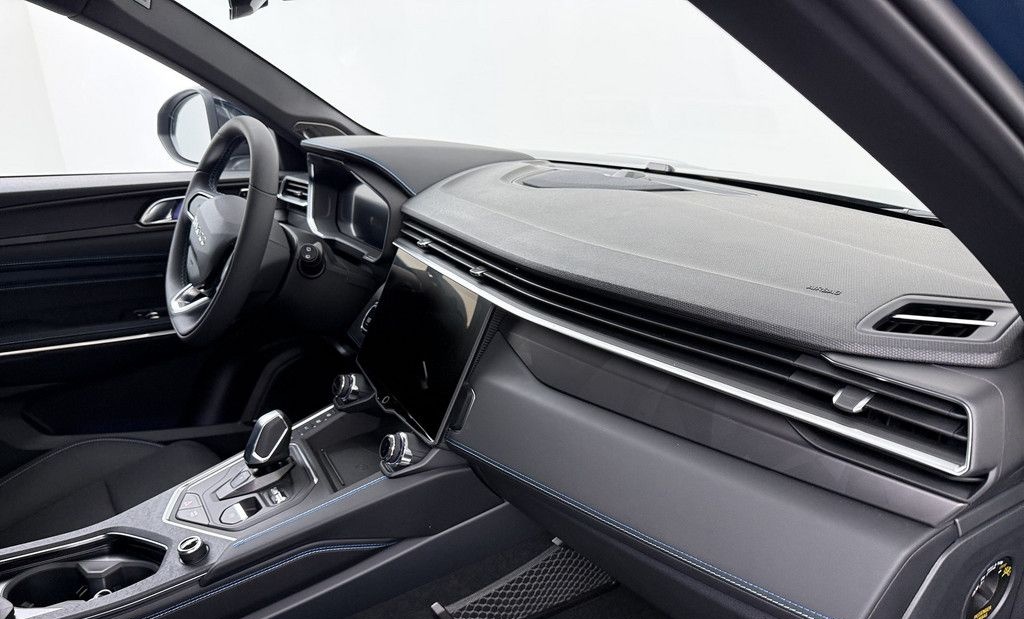 Lynk&Co 01 1.5 TD PHEV KAMERA NAVI W-LAN ACC LED PANO foto 20