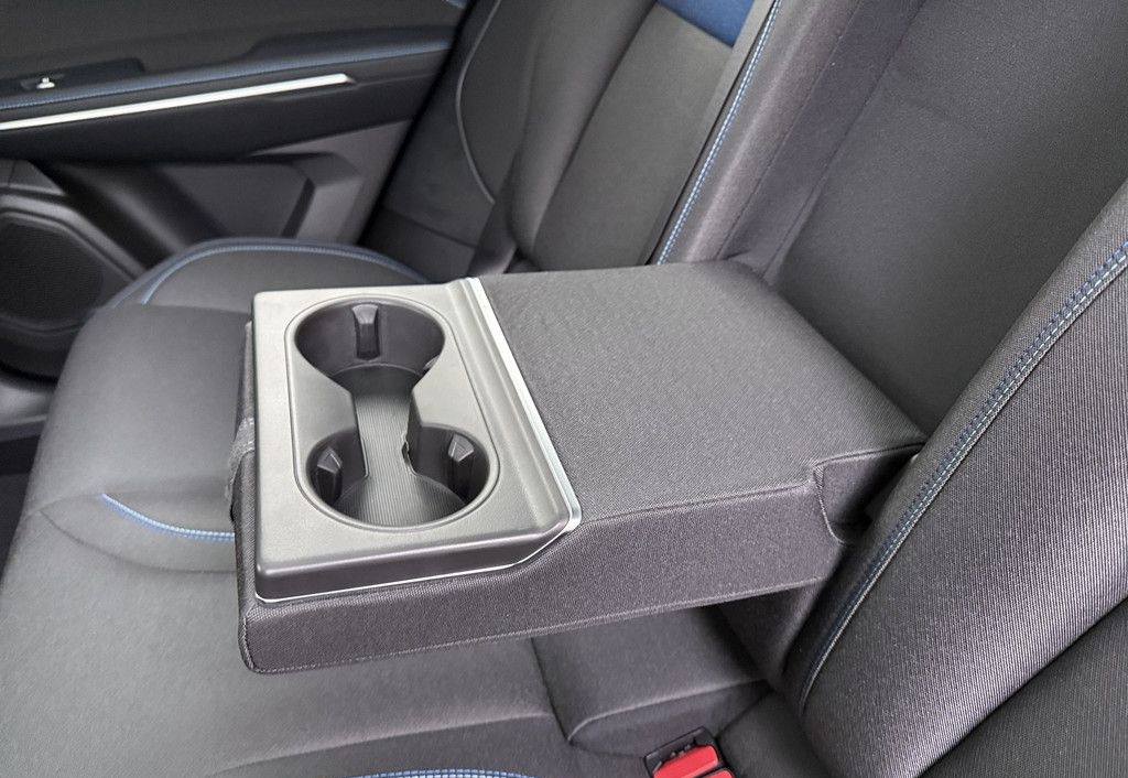 Lynk&Co 01 1.5 TD PHEV KAMERA NAVI W-LAN ACC LED PANO foto 23