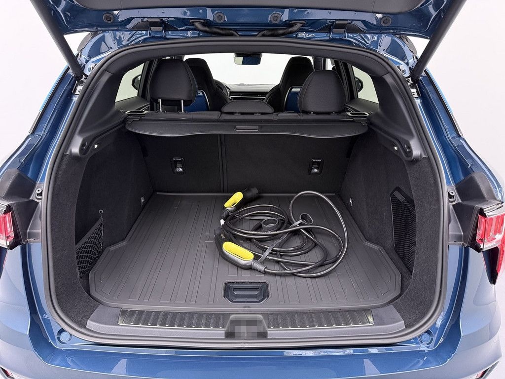 Lynk&Co 01 1.5 TD PHEV KAMERA NAVI W-LAN ACC LED PANO foto 25