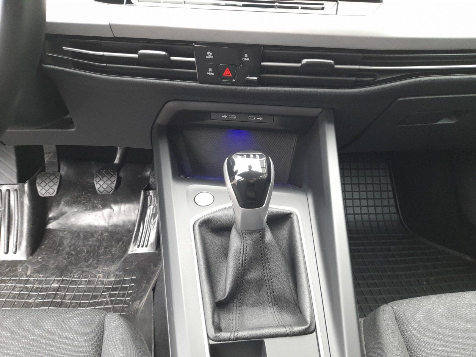 Volkswagen Golf VIII 1.5 TSI Life Navi RFK SHZ CarPlay foto 10