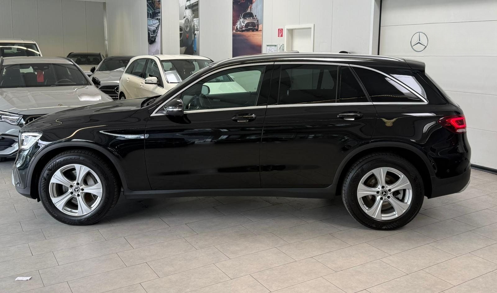 Mercedes-Benz GLC 220 d 4M PANORAMA+TOTWINK+AHK+MULTIBEAM+MBUX foto 3