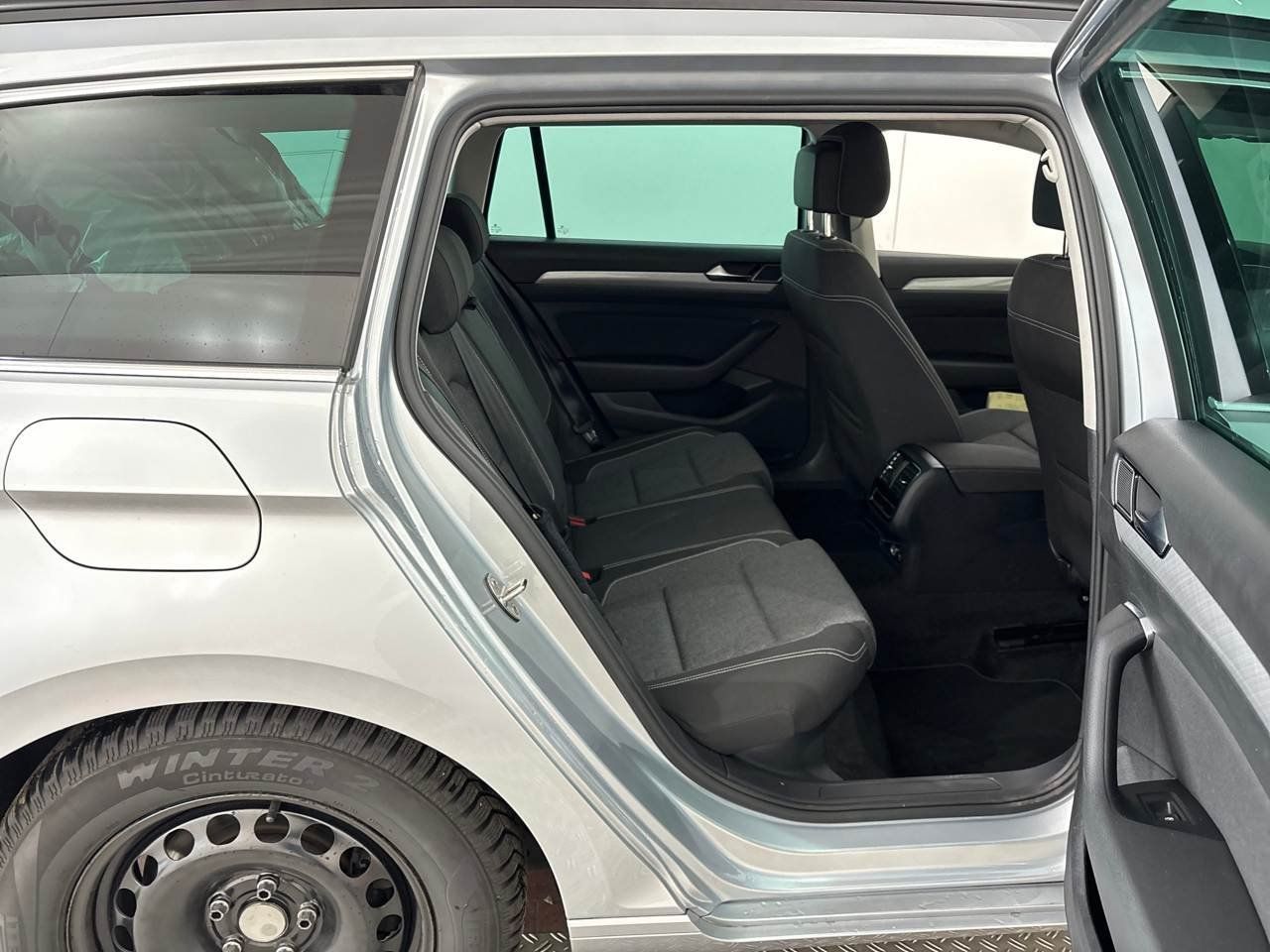 Volkswagen Passat Variant 2.0 TDI Business Matrix AHK foto 11