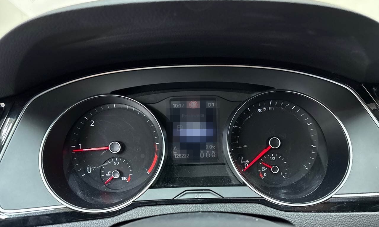 Volkswagen Passat Variant 2.0 TDI Business Matrix AHK foto 10