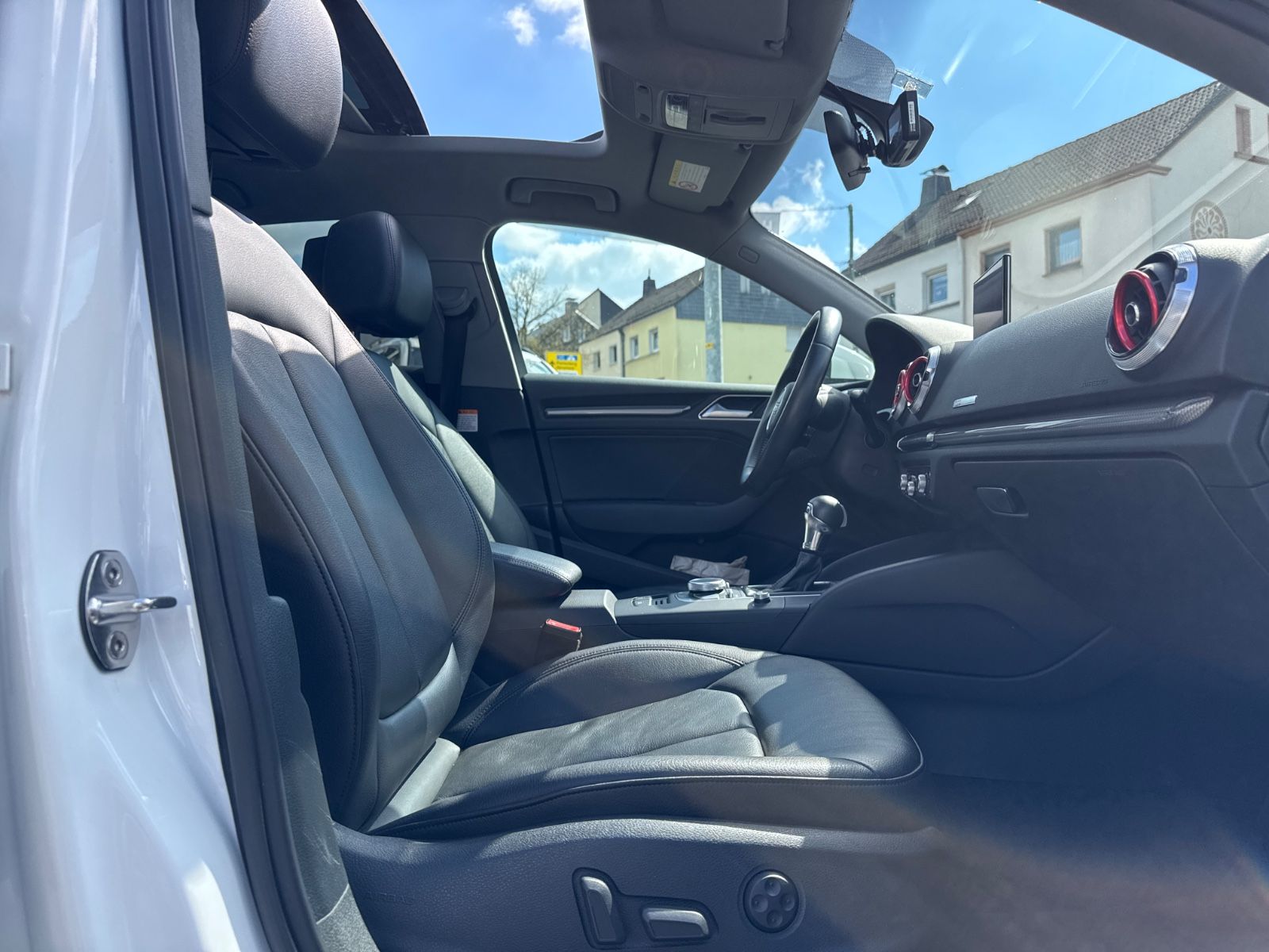 Audi A3 2.0 TFSI S tronic *PANORAMA LEDER* foto 10