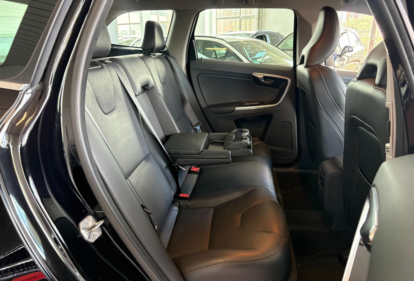 Volvo XC 60D4 Summum-Navi-Leder-Automatik-Xenon-AHK foto 11