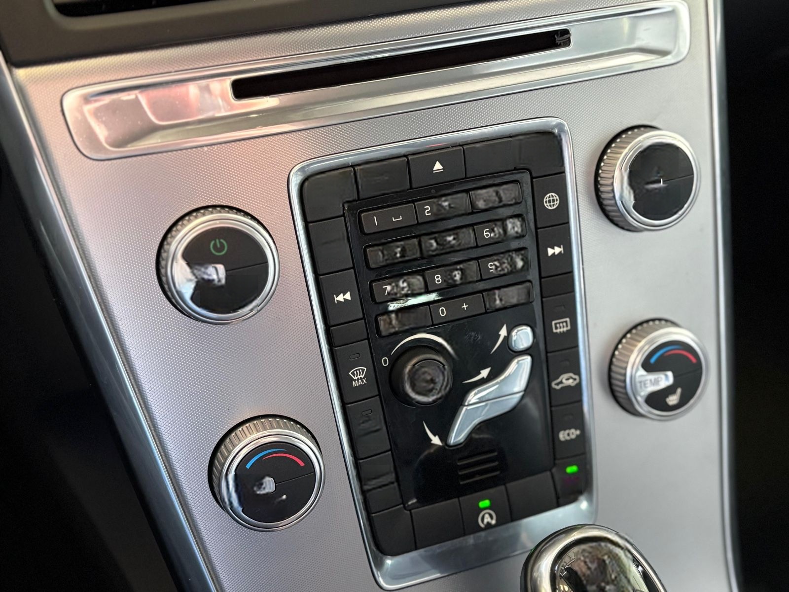 Volvo XC 60D4 Summum-Navi-Leder-Automatik-Xenon-AHK foto 24