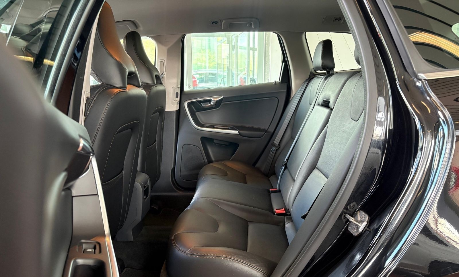 Volvo XC 60D4 Summum-Navi-Leder-Automatik-Xenon-AHK foto 25