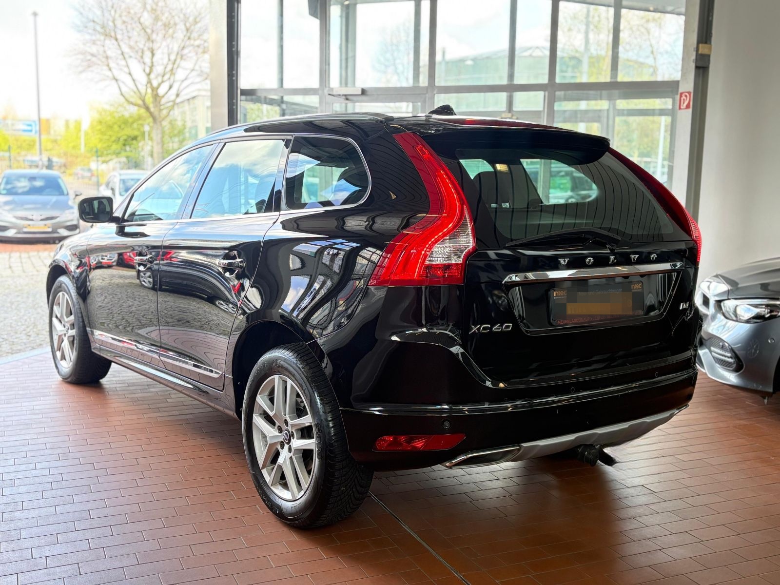 Volvo XC 60D4 Summum-Navi-Leder-Automatik-Xenon-AHK foto 6