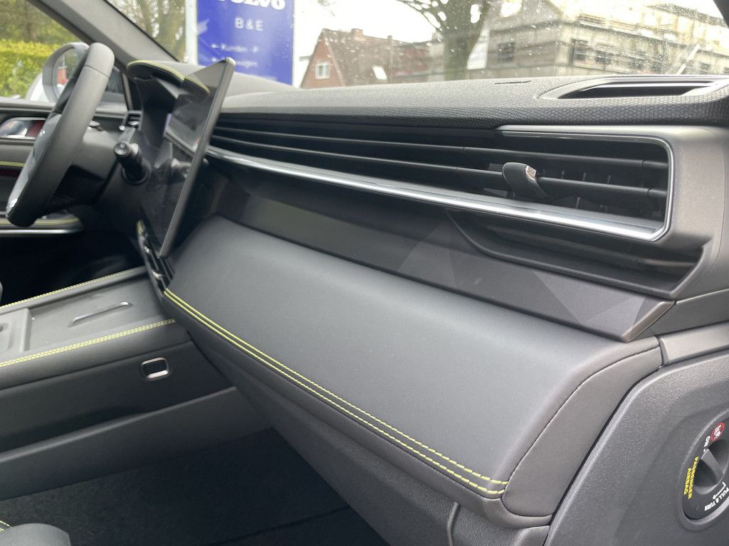 Lynk&Co 01 PHEV More FACELIFT foto 21